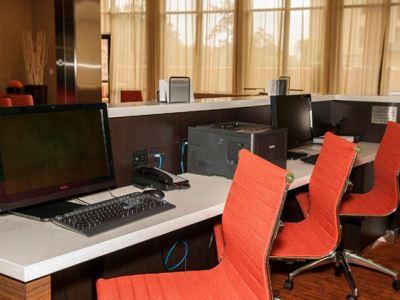 Courtyard By Marriott Houston Kingwood Hotel