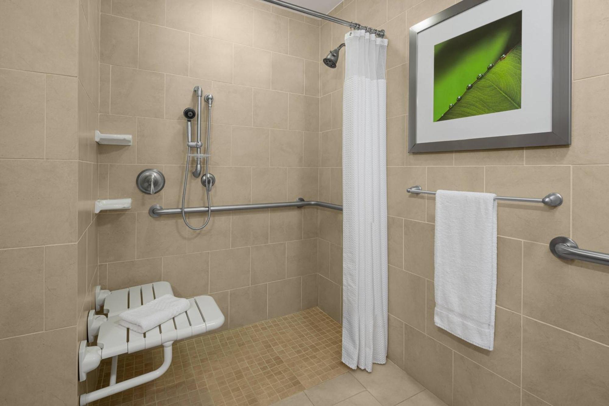 Hotel Courtyard By Marriott Houston Kingwood 3*